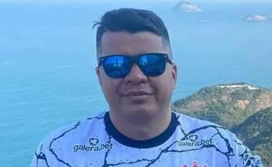 Acusado matar ex-mulher na frente da filha se entrega à polícia